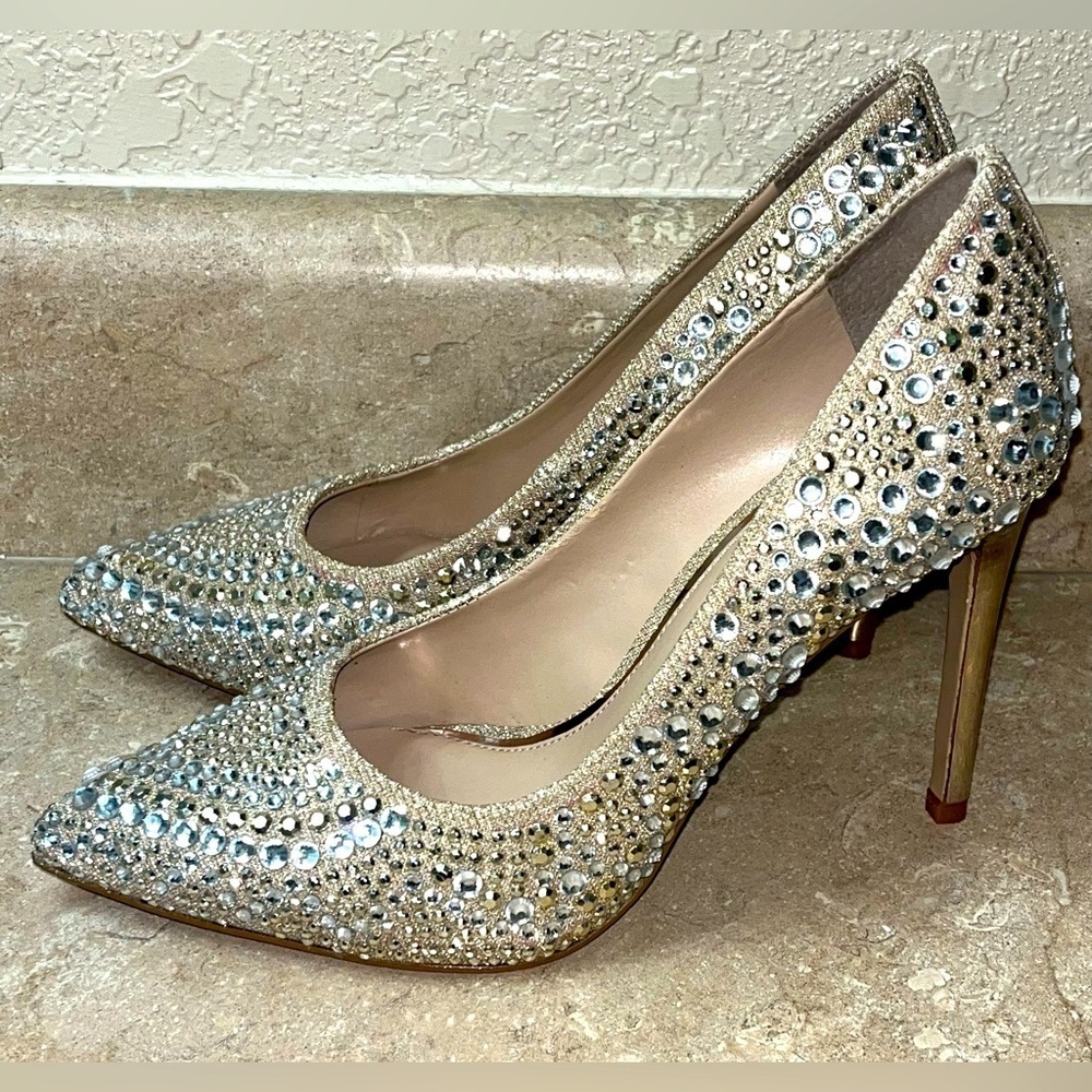 Gianni Bini Zebbi Jeweled Pointed Toe Stiletto Bridal Heels, Size 7.5M - Picture 13 of 14